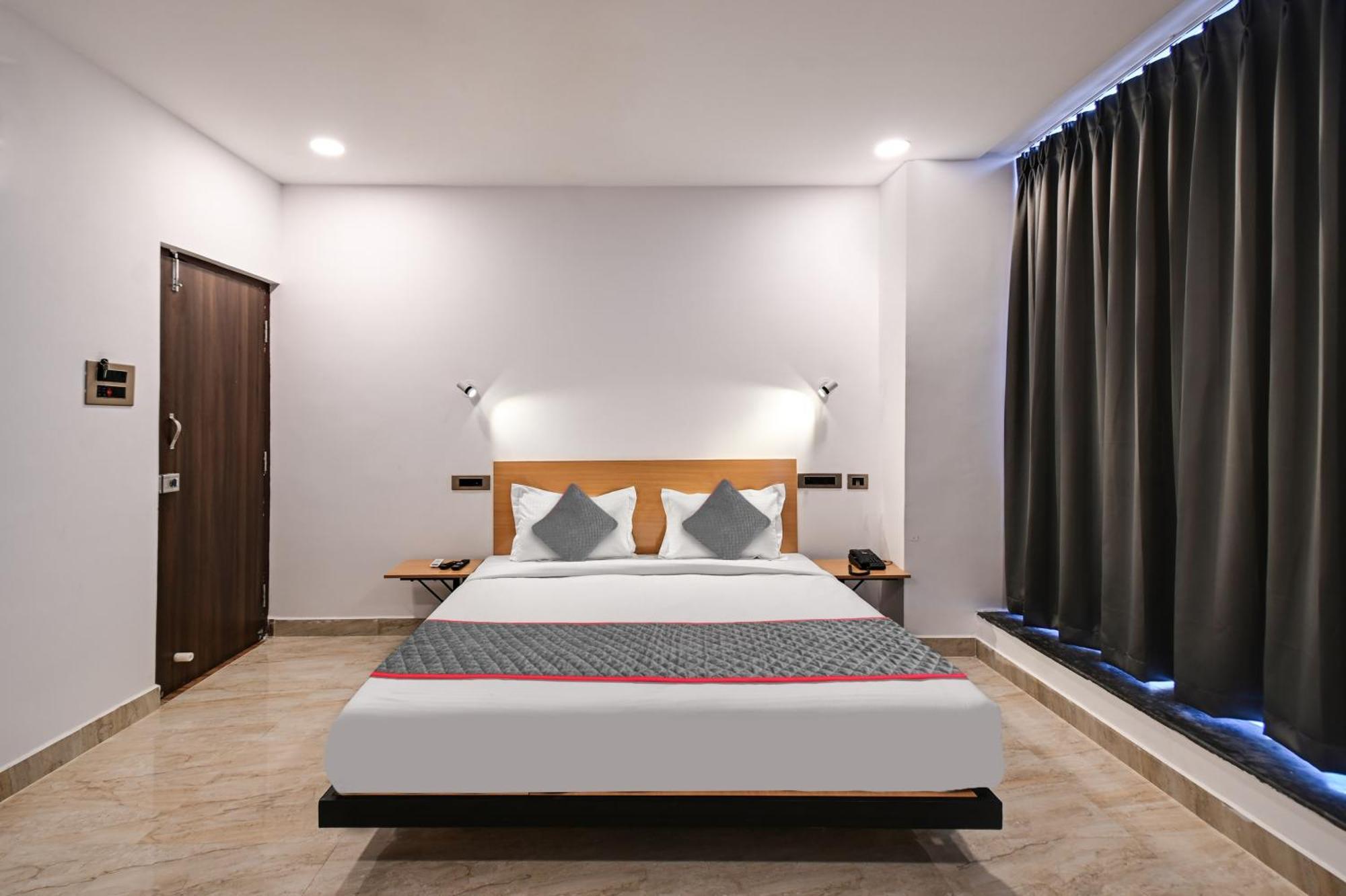 Super Townhouse De Alphabet Karmanghat 海得拉巴 外观 照片