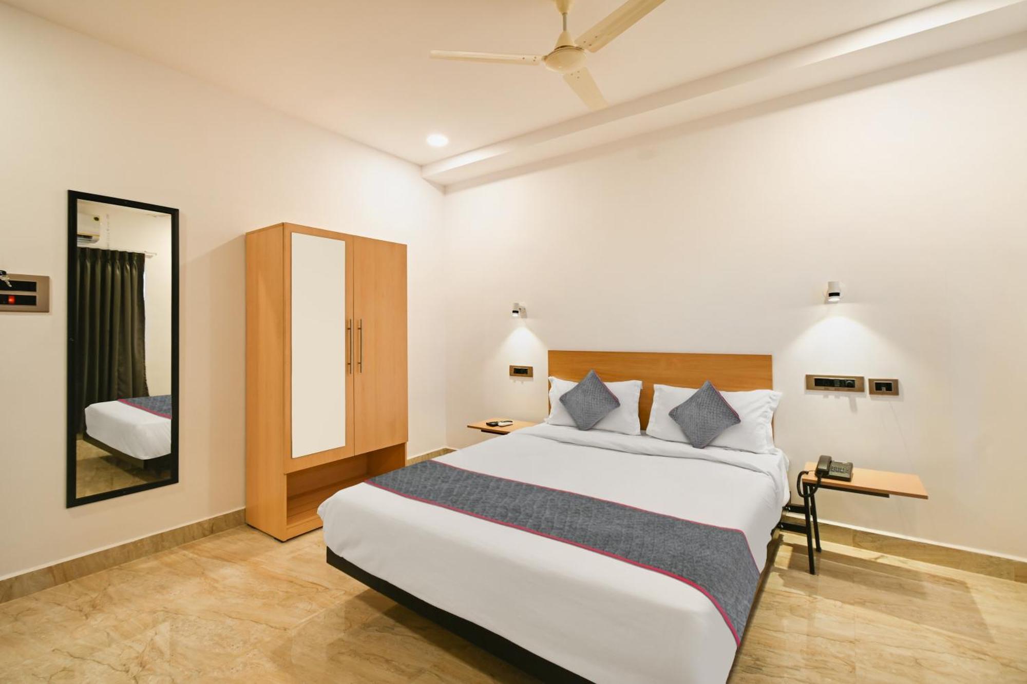 Super Townhouse De Alphabet Karmanghat 海得拉巴 外观 照片