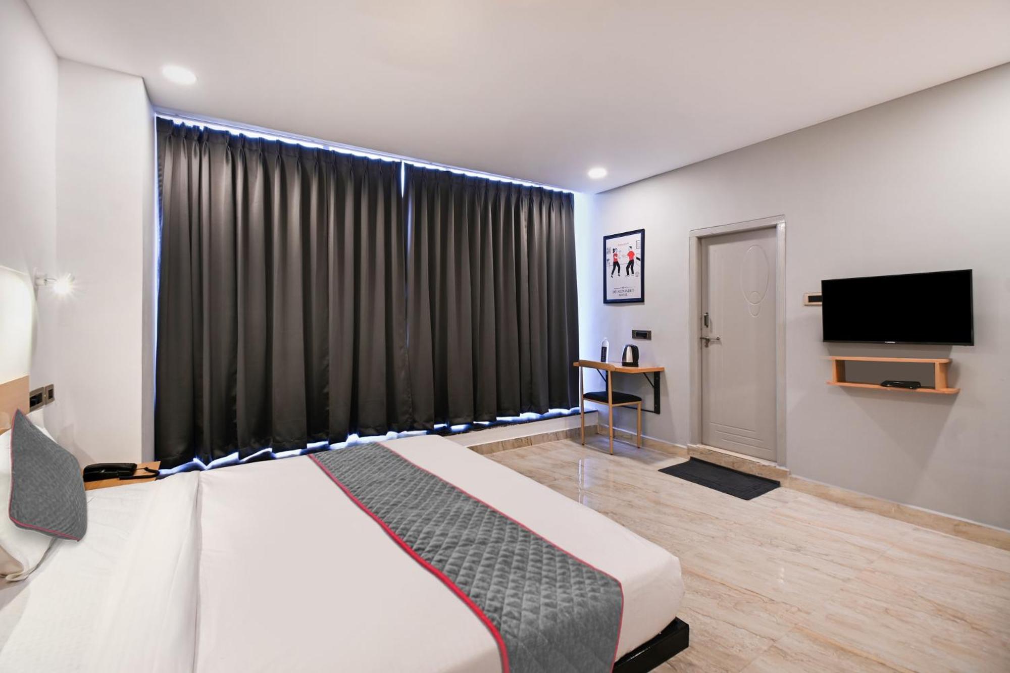 Super Townhouse De Alphabet Karmanghat 海得拉巴 外观 照片