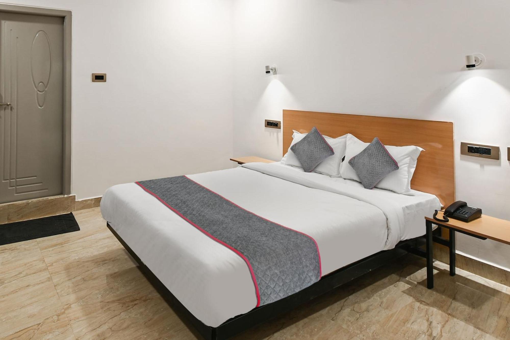 Super Townhouse De Alphabet Karmanghat 海得拉巴 外观 照片