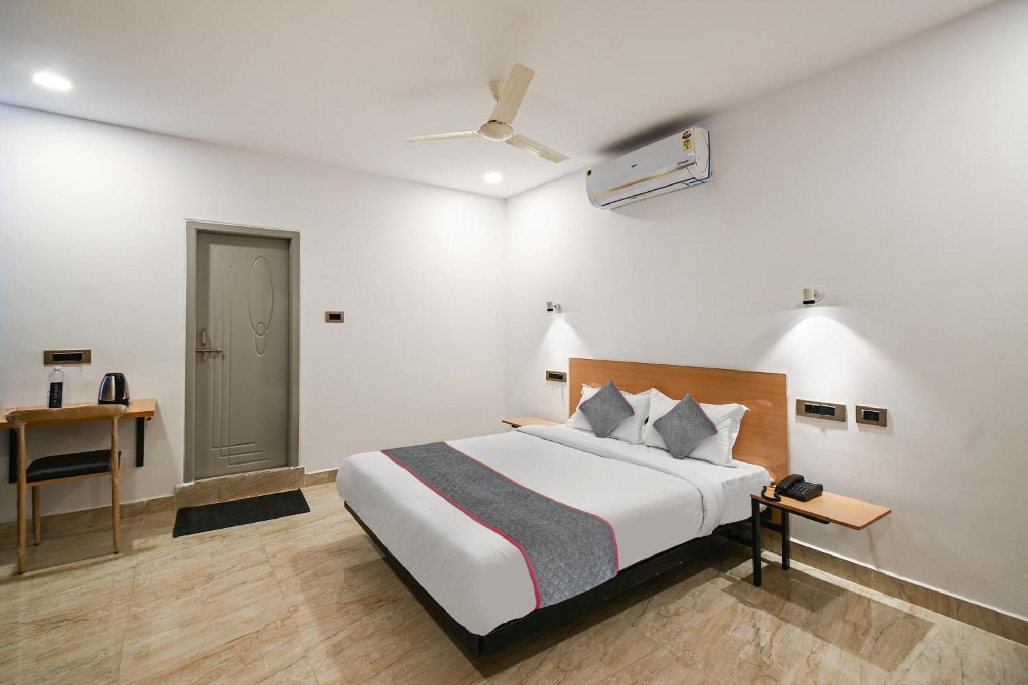 Super Townhouse De Alphabet Karmanghat 海得拉巴 外观 照片