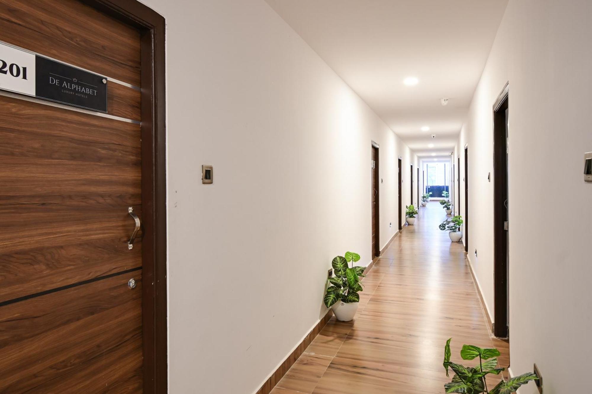 Super Townhouse De Alphabet Karmanghat 海得拉巴 外观 照片